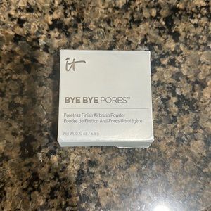It Cosmetics Bye Bye Pores Poreless Finish Airbrush Powder. New in box.